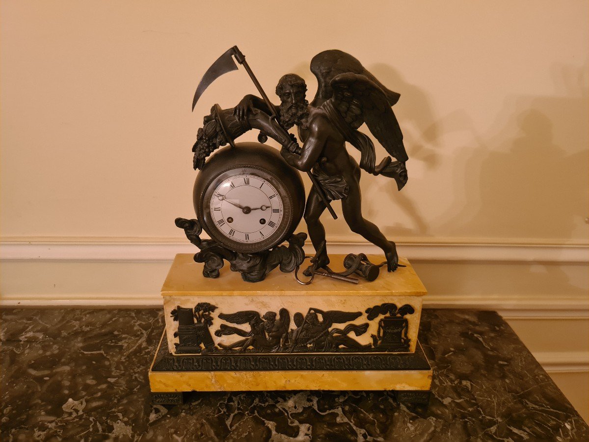 Pendule, « Allégorie Du Temps », En Bronze Patiné Et Marbre Jaune De Sienne, époque Charles X ,