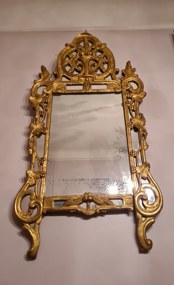 Miroir à Parecloses De Beaucaire, En Bois Doré, époque Louis XV, Vers 1750. 