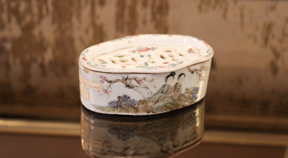 Porcelain Cricket Box-photo-3