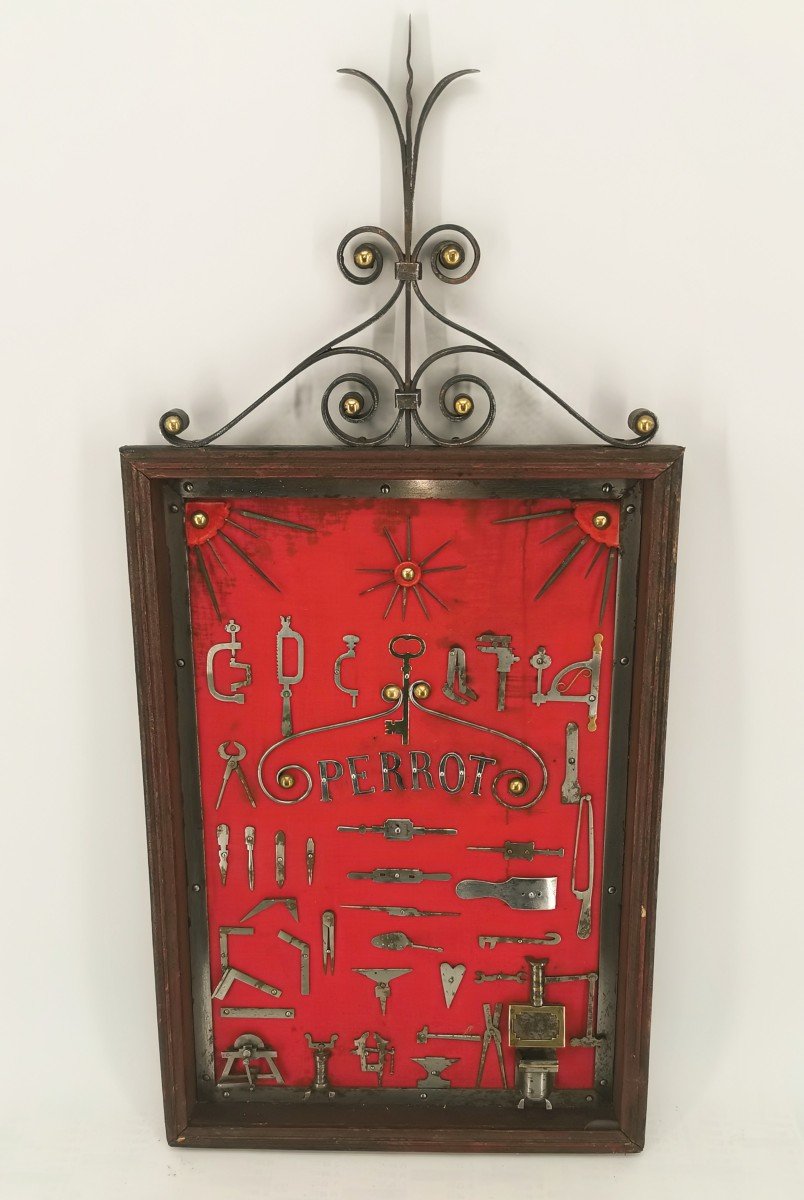 Curiosité d'Outils - Vitrine Murale - Enseigne populaire De Forgerons-serrurier - XIX e