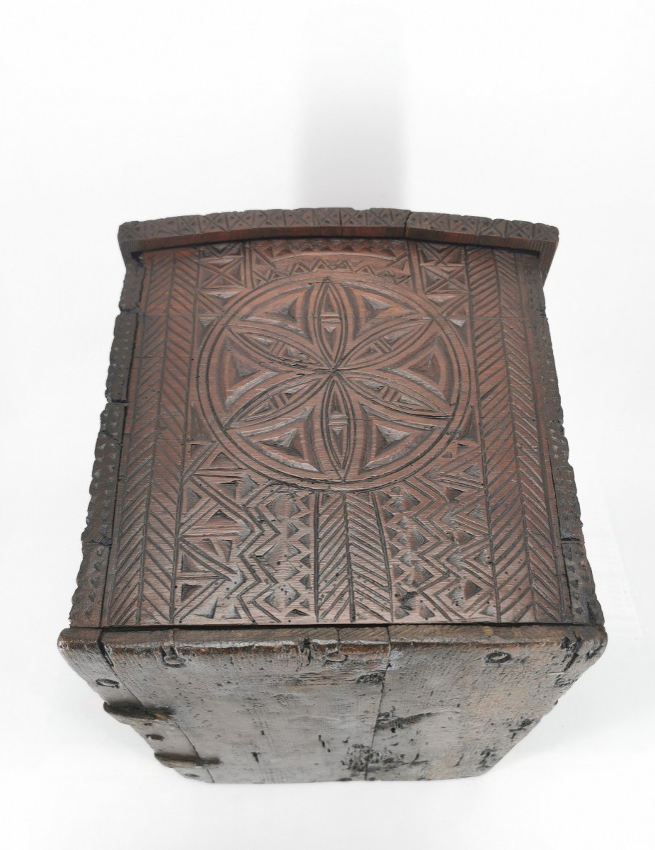 Auvergne Wedding Box - Popular Art - Knife Carved Curiosity - 18th Century -photo-3