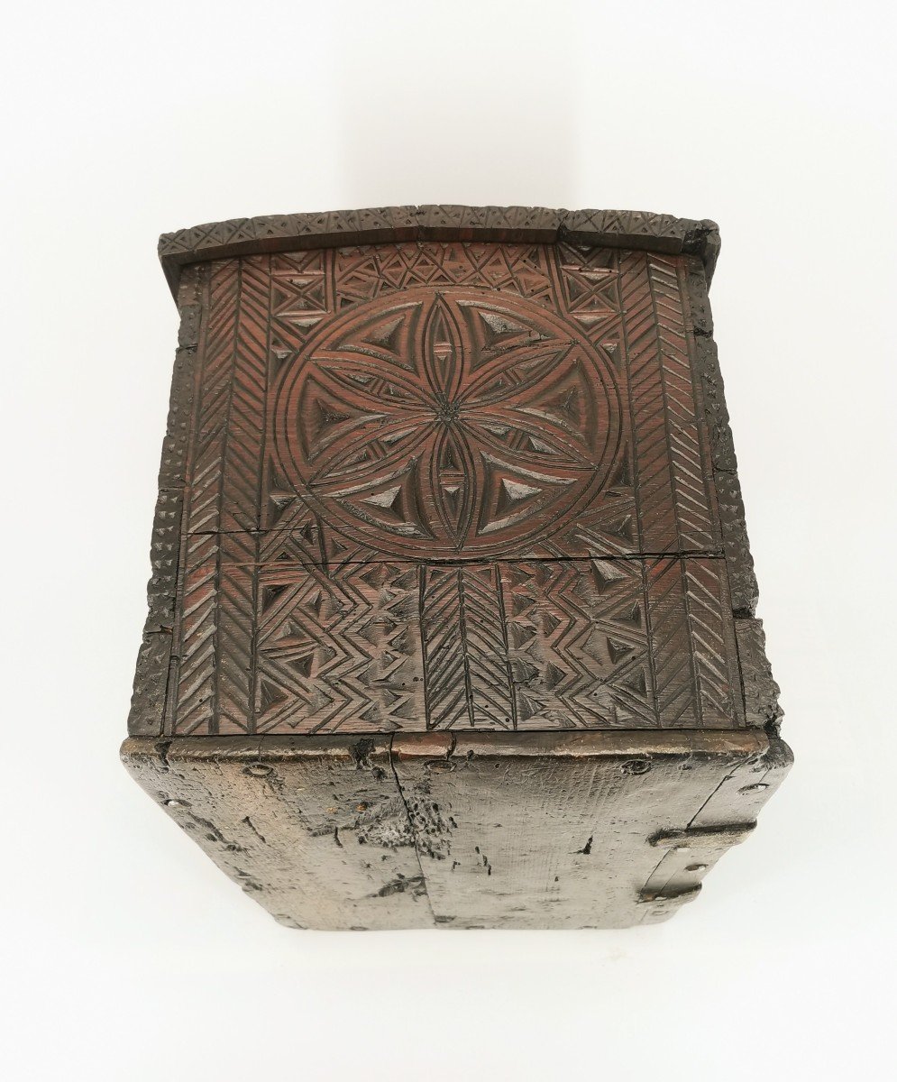 Auvergne Wedding Box - Popular Art - Knife Carved Curiosity - 18th Century -photo-4