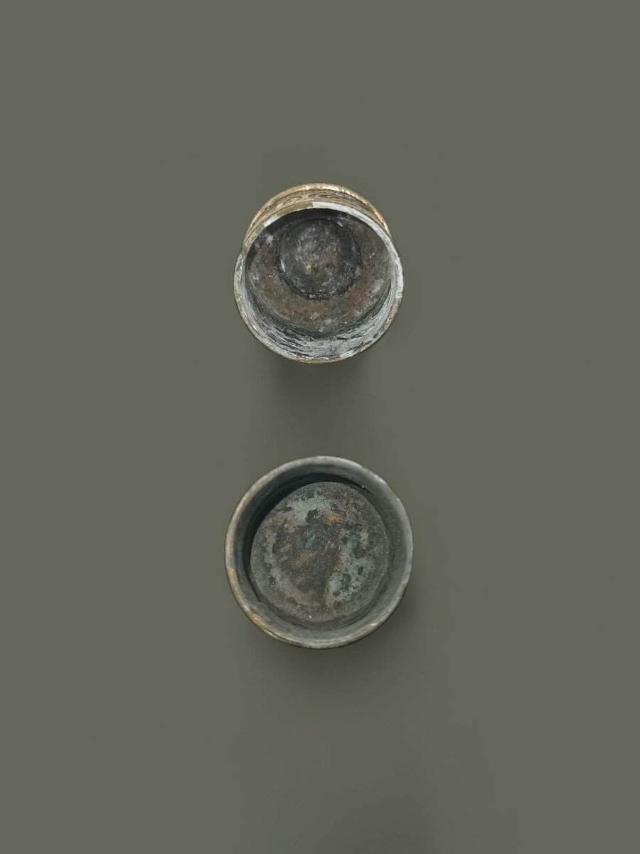 Boite Cylindrique - Moyen Orient Laiton Gravé Filet d' Argent - Style Pyxide XVIII / XIX ème-photo-3