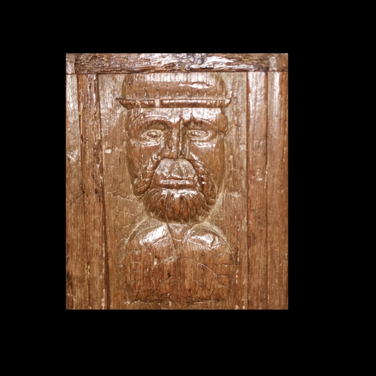 Richly Carved Woodwork - Baroque Decor In Solid Oak - 17th Century Chest Front-photo-3