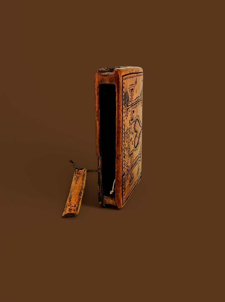 Art Populaire Auvergne - Boîte Livre Missel - Sculpté Au Couteau XVIII / XIX ème -photo-3