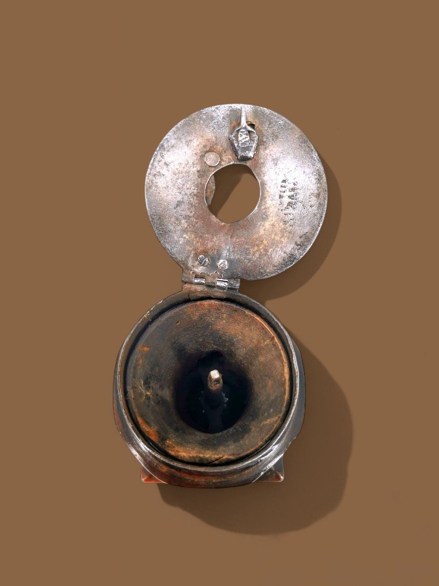 Coffee Grinder Known As Louis XIV - Walnut Monoxyl Tool - 18th Century Curiosity-photo-2