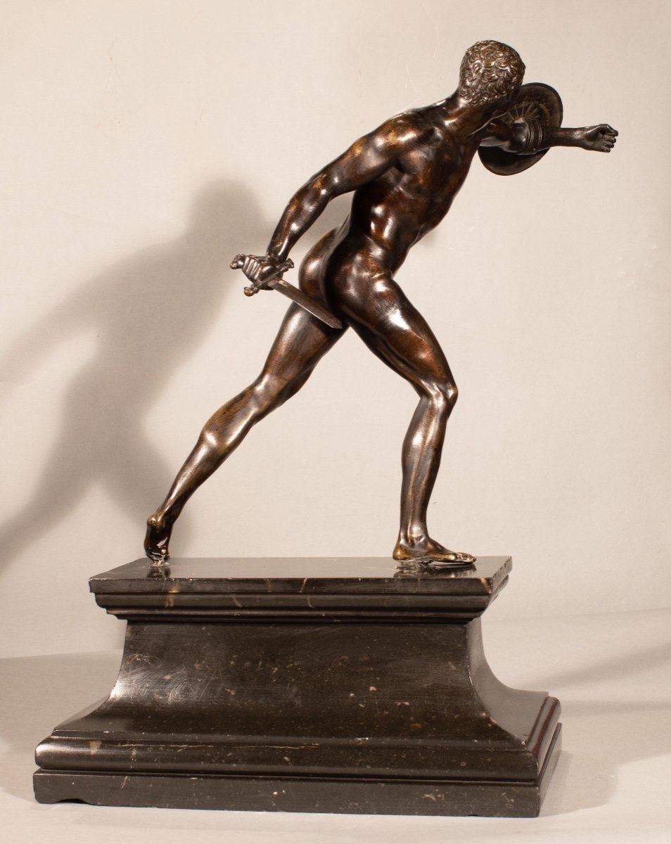 GLADIATEUR BORGHÈSE, SCULPTURE EN BRONZE. FRANCE ÉPOQUE XVIIÈME SIÈCLE.-photo-3