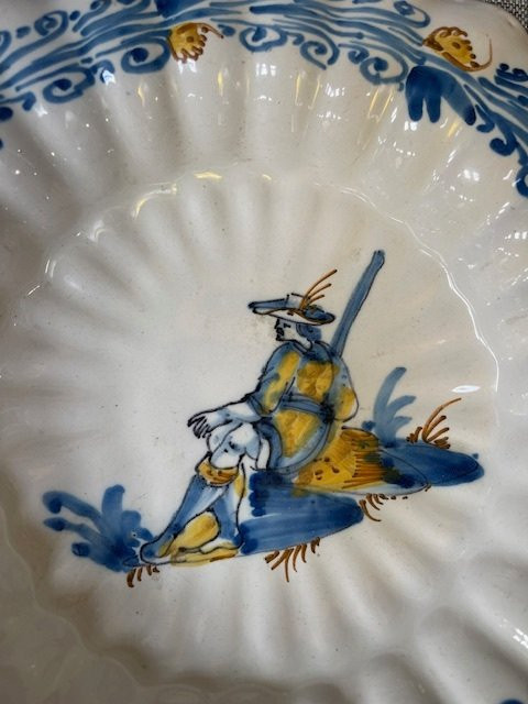 Circular Dish With Gadrons, Nevers, 17th Century-photo-3
