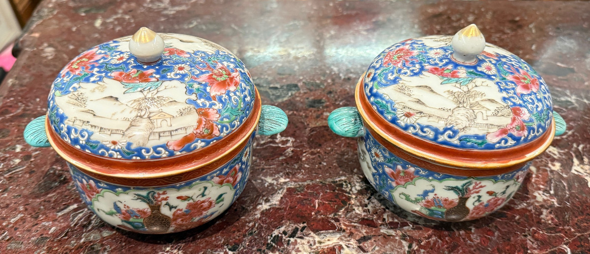 PAIRE DE POTS COUVERTS A OREILLES  CHINE XVIII EME