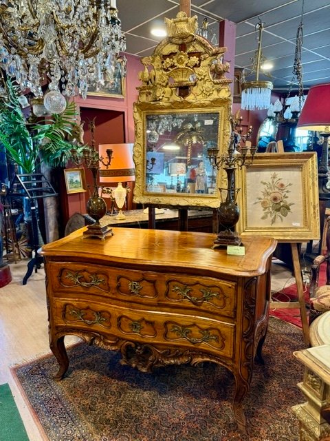 Commode Lyonnaise d'époque Louis XV , XVIII ème