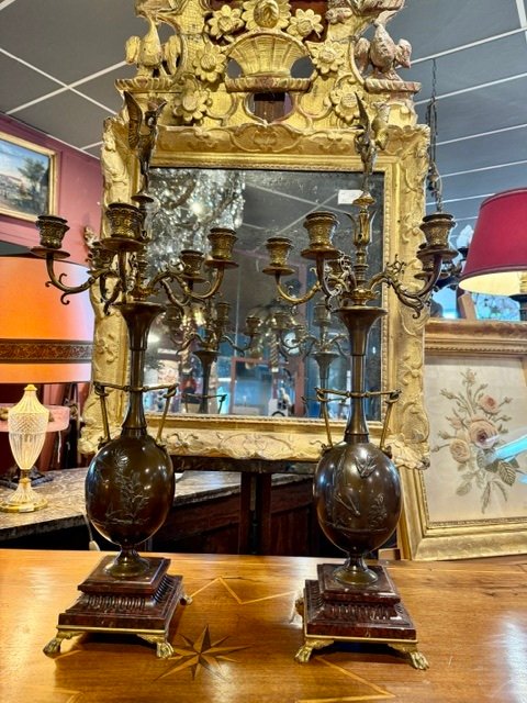PAIRE DE GRANDS CANDELABRES EN BRONZE, signé  F.BARBEDIENNE