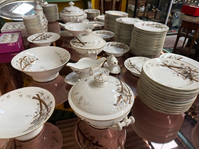 Important service de table japonisant en porcelaine – 141 pièces – France, fin XIXe siècle-photo-1