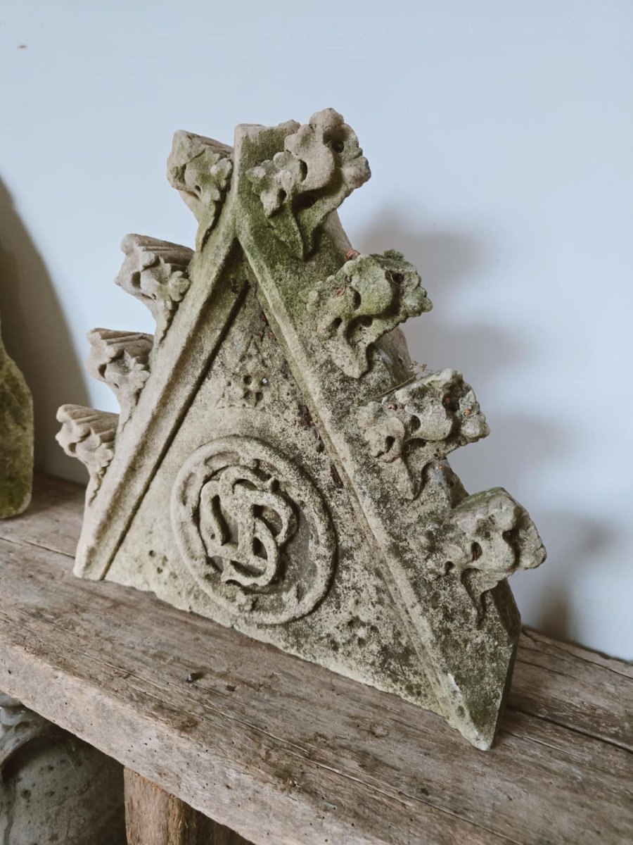 Calvary Elements In Sculpted Stone - Neo-gothic -photo-1