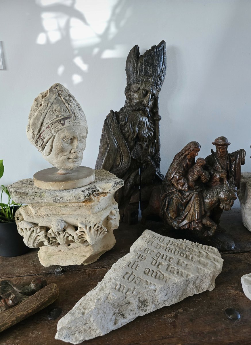 Bishop's Head - Limestone - Burgundy 15th Century -photo-1