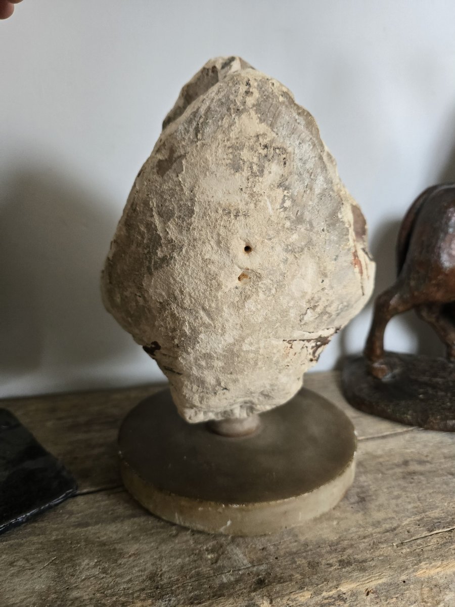 Bishop's Head - Limestone - Burgundy 15th Century -photo-4