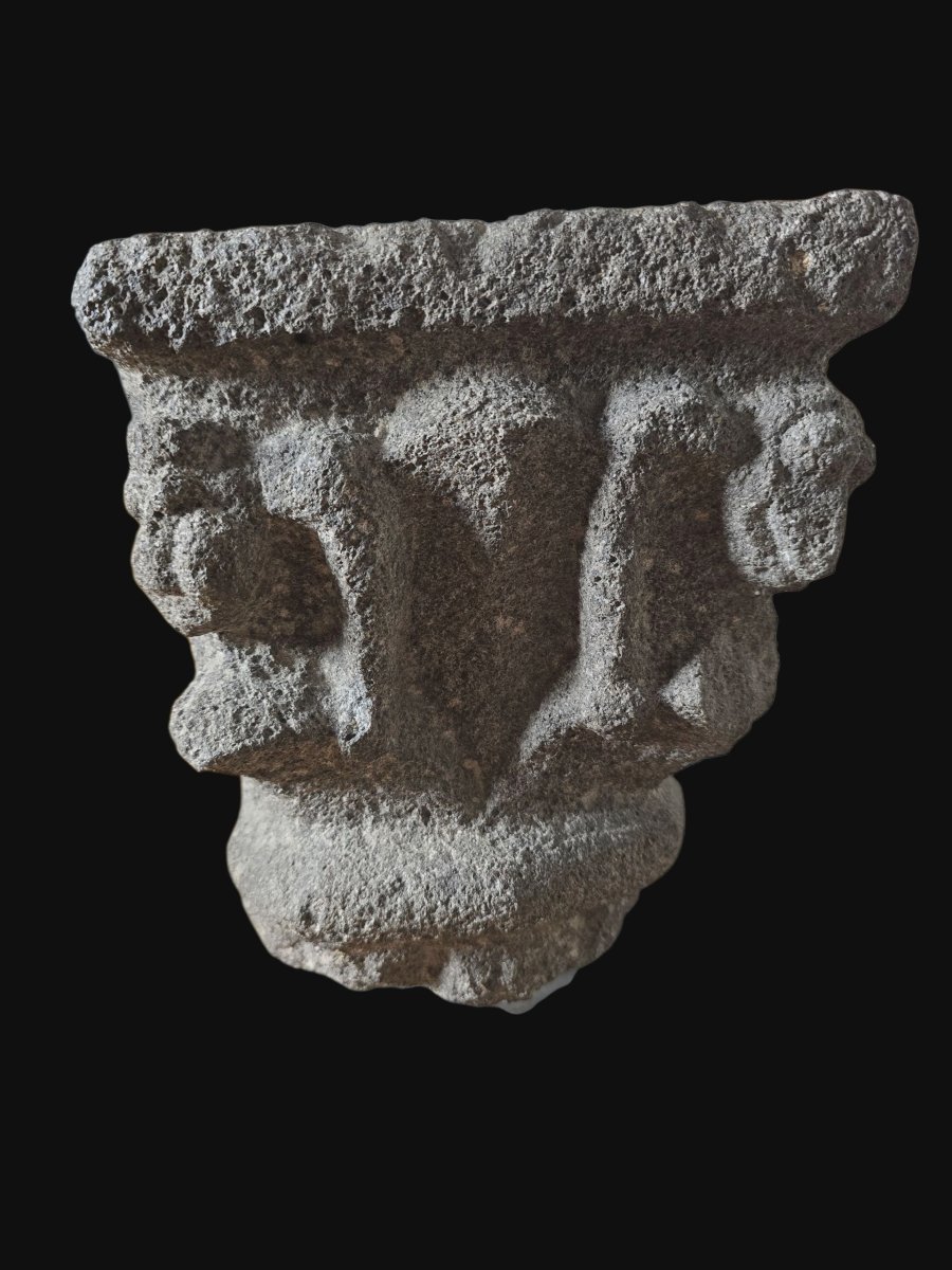 Capital With Bats And Chubby Figures - Basalt - 15th/16th Century -photo-3