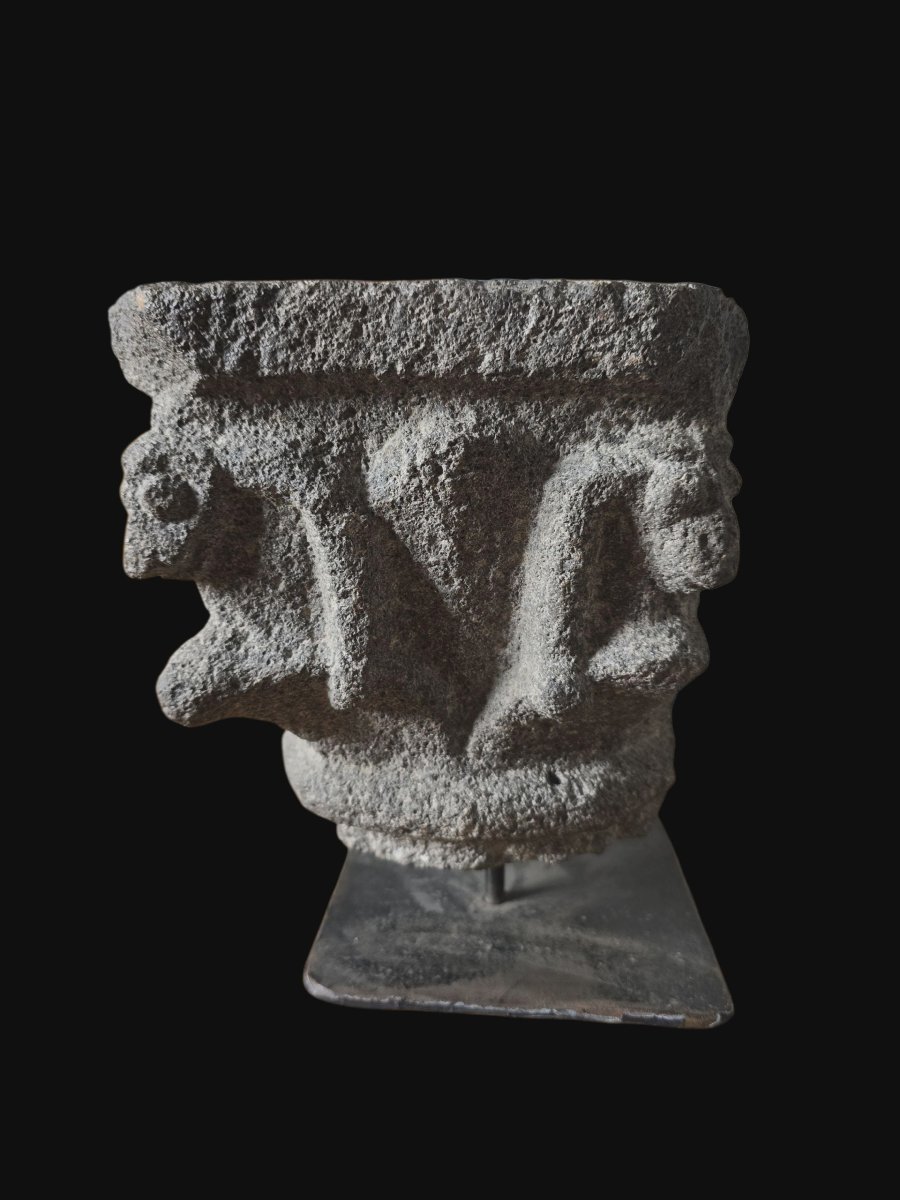 Capital With Bats And Chubby Figures - Basalt - 15th/16th Century -photo-3