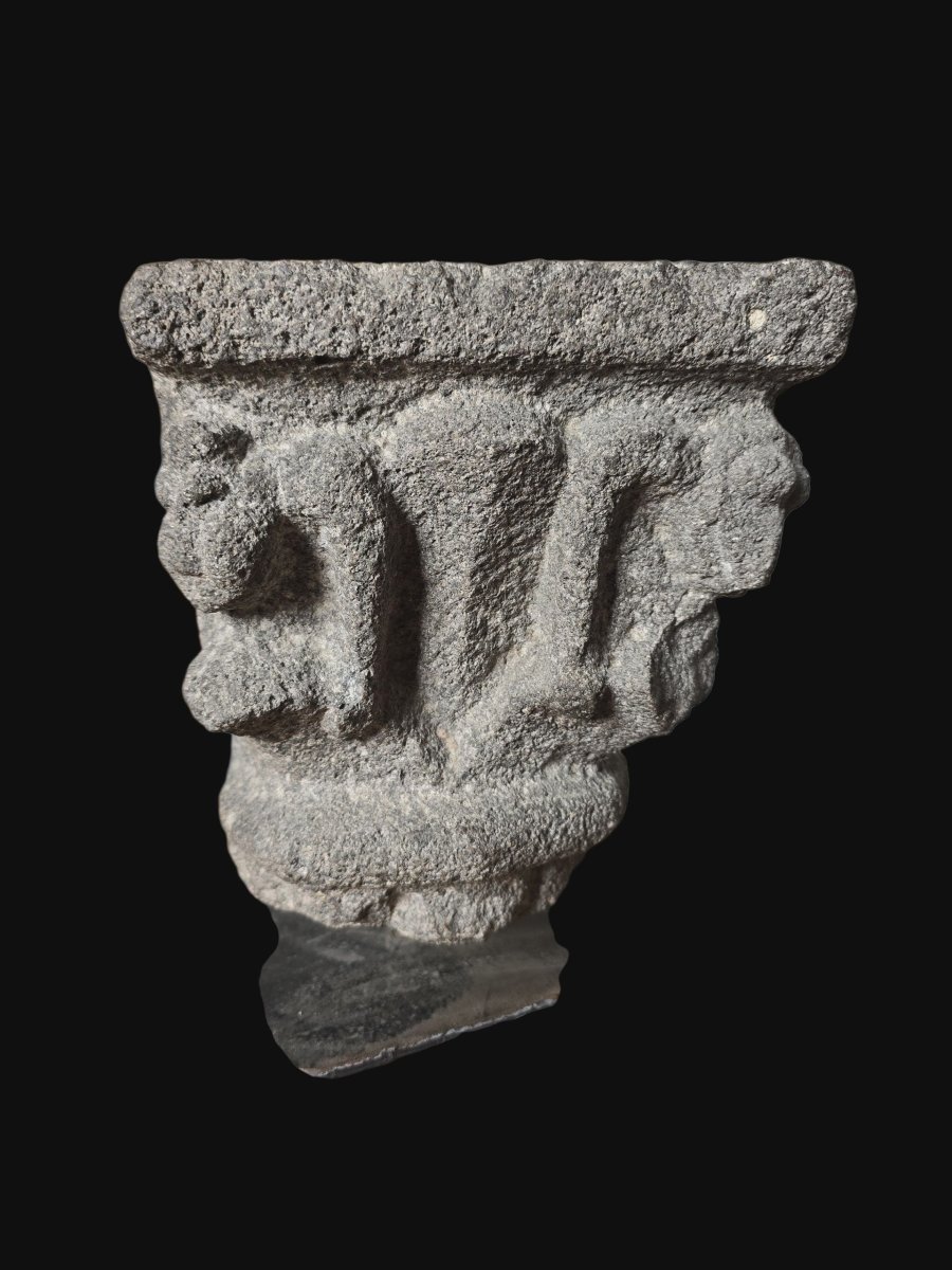 Capital With Bats And Chubby Figures - Basalt - 15th/16th Century -photo-4
