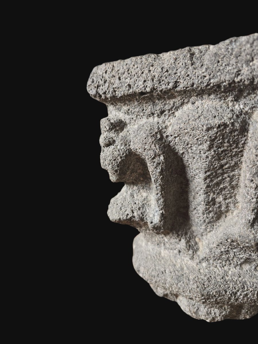 Capital With Bats And Chubby Figures - Basalt - 15th/16th Century -photo-5