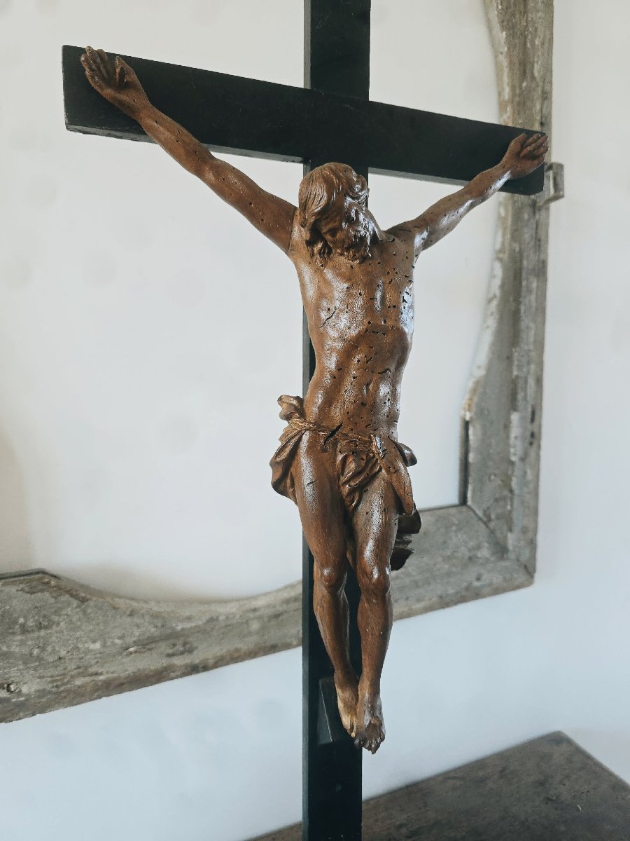 Christ en croix - Noyer - XVIIème siècle -photo-2