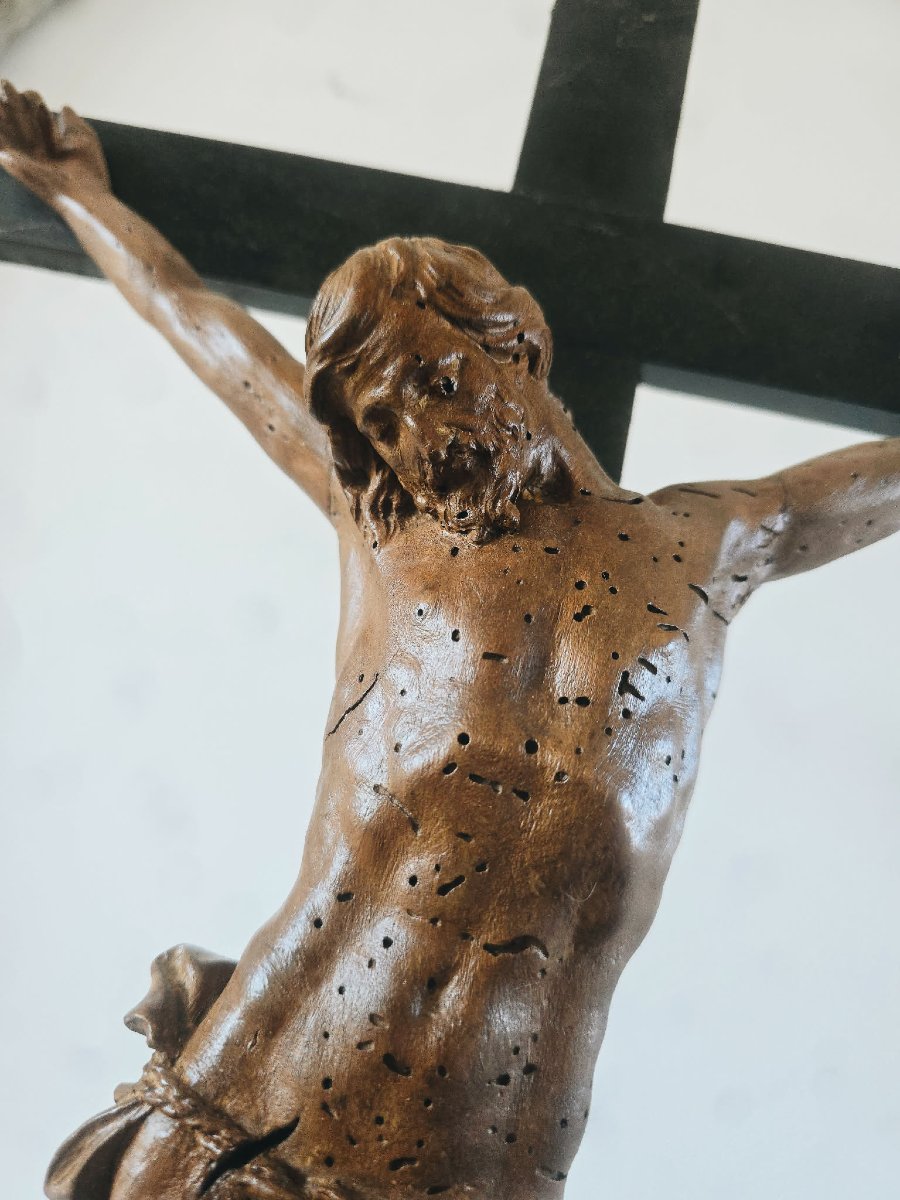Christ en croix - Noyer - XVIIème siècle -photo-1
