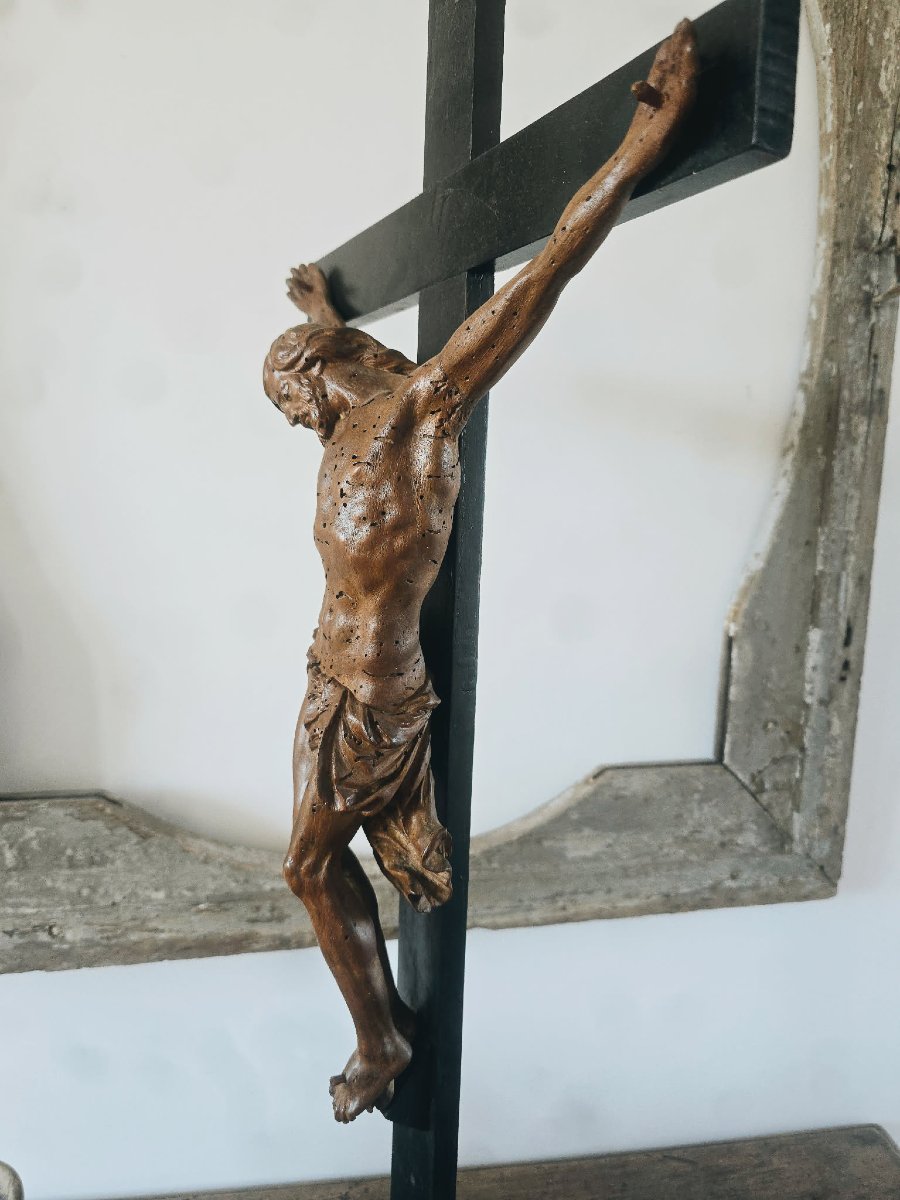Christ en croix - Noyer - XVIIème siècle -photo-2