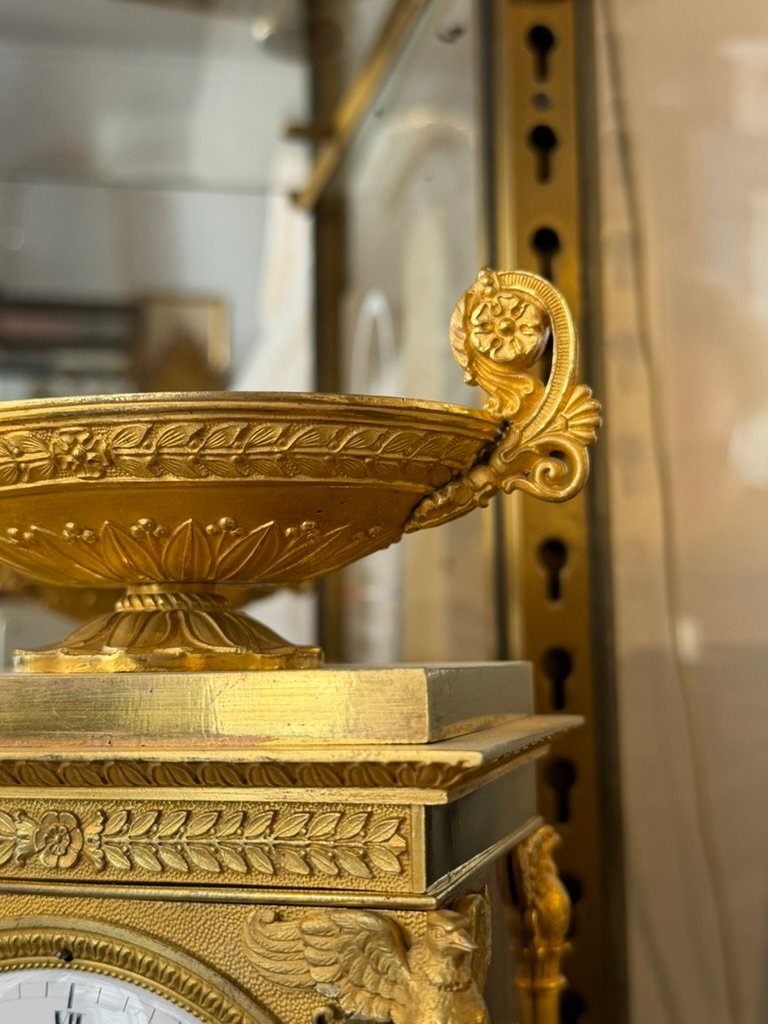 Small Empire-style Table Clock - Gilded Bronze-photo-3