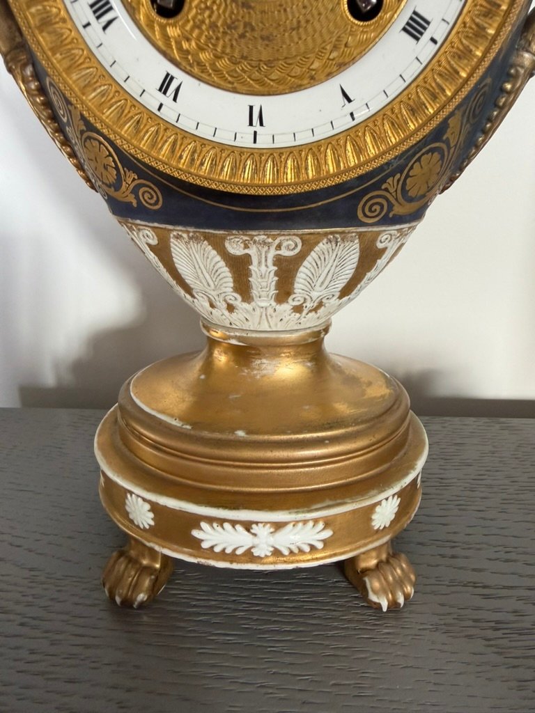 Pendule en porcelaine de Paris formant vase-photo-2