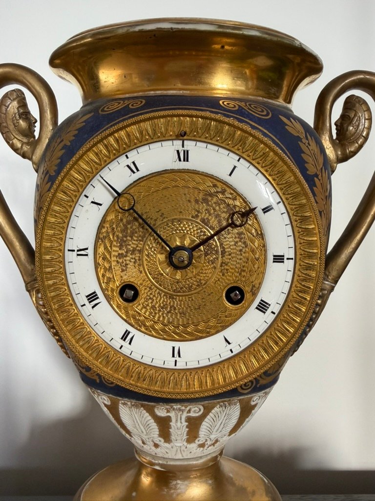 Pendule en porcelaine de Paris formant vase-photo-3