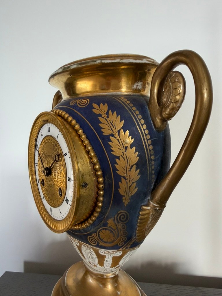 Pendule en porcelaine de Paris formant vase-photo-4