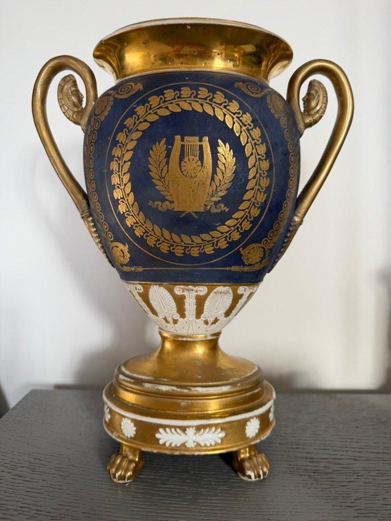 Pendule en porcelaine de Paris formant vase-photo-1