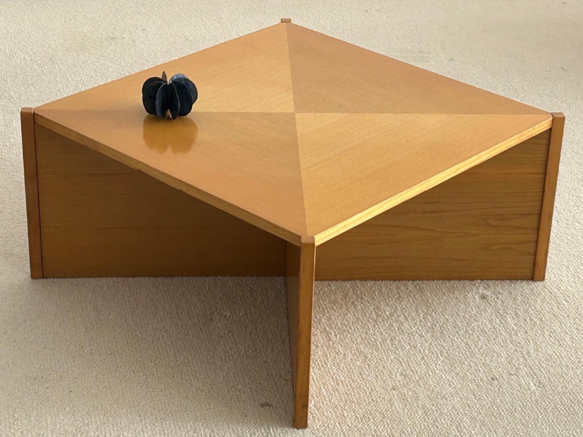 Table basse design italien circa 1970 1980  (decoration - Albini - Sormani  - Ponti ..)