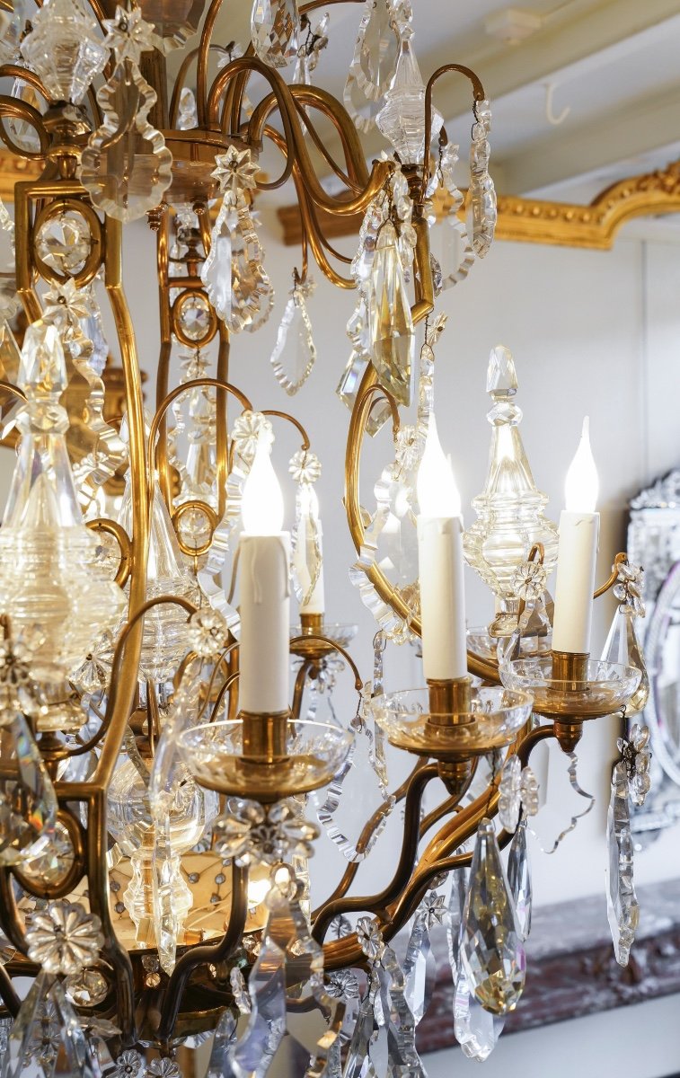 Grand Lustre en bronze et cristal à 12 Bras De Lumière de style L XVI.-photo-1