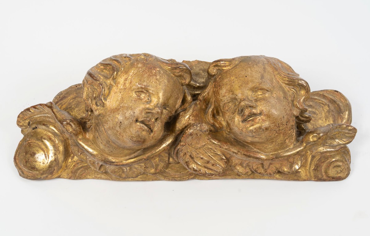Paires d'anges en bois sculpté et doré à la feuille d’or - D'époque 17ème