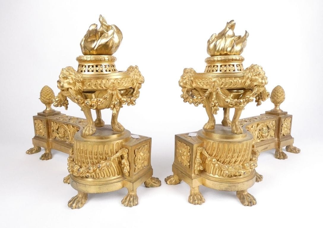 Paire de chenets en bronze doré d'après Gouthiere style Louis XVI