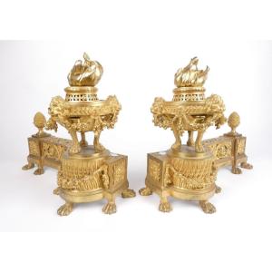 Paire de chenets en bronze doré d'après Gouthiere style Louis XVI