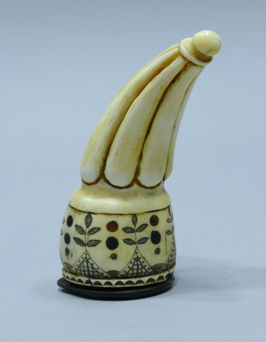 Scrimshaw Snuffbox Engraved In A Sperm Whale Tooth - Datable From The Mid 19th Century-photo-3
