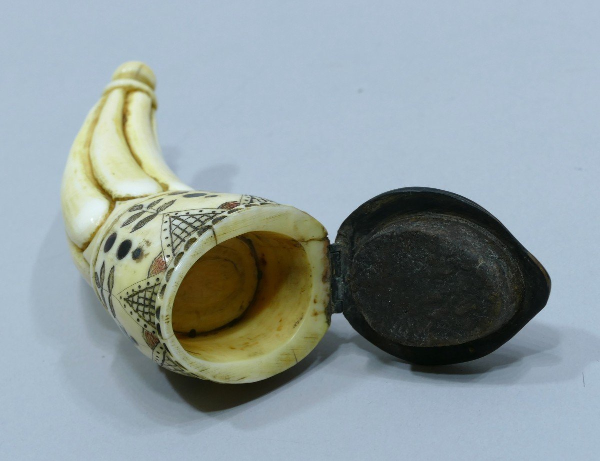Scrimshaw Snuffbox Engraved In A Sperm Whale Tooth - Datable From The Mid 19th Century-photo-2