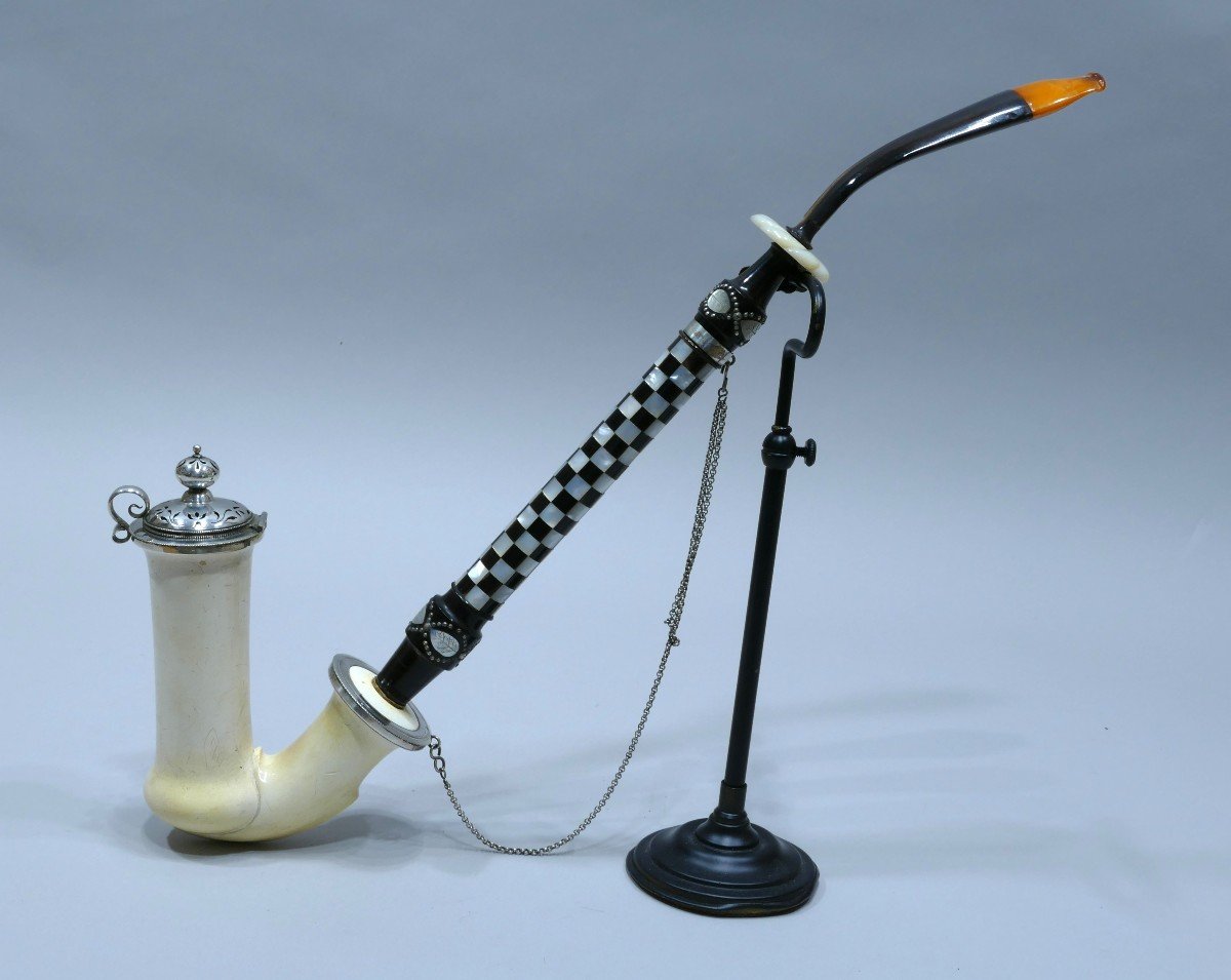 Debrecen Type Pipe With Superb Stem In Ebony, Mother Of Pearl And Tortoiseshell Datable Circa 1840/1850