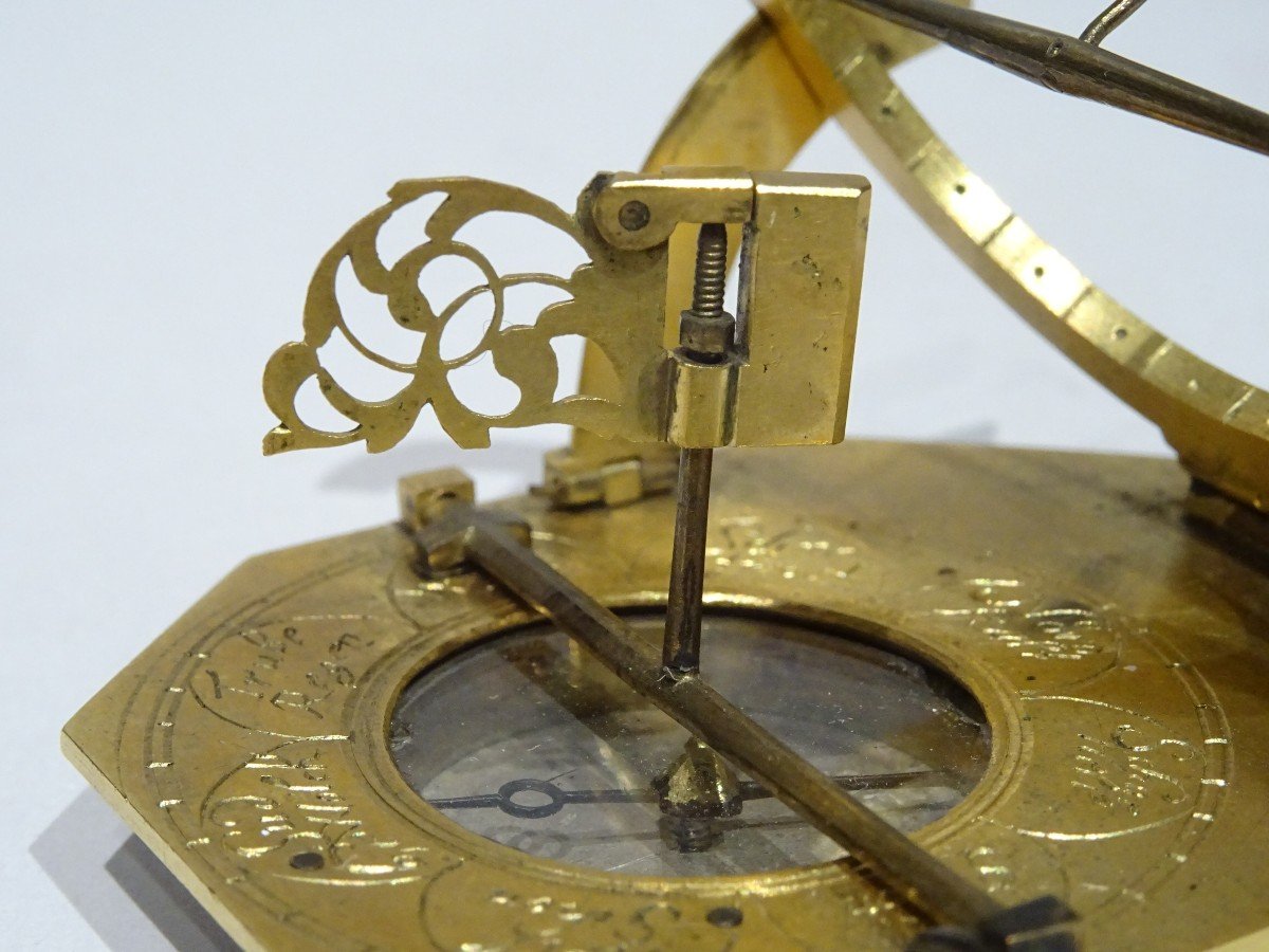 Octagonal Sundial Signed Hager In Gilted Brass Made Circa 1680 In Its Decorated Case-photo-4