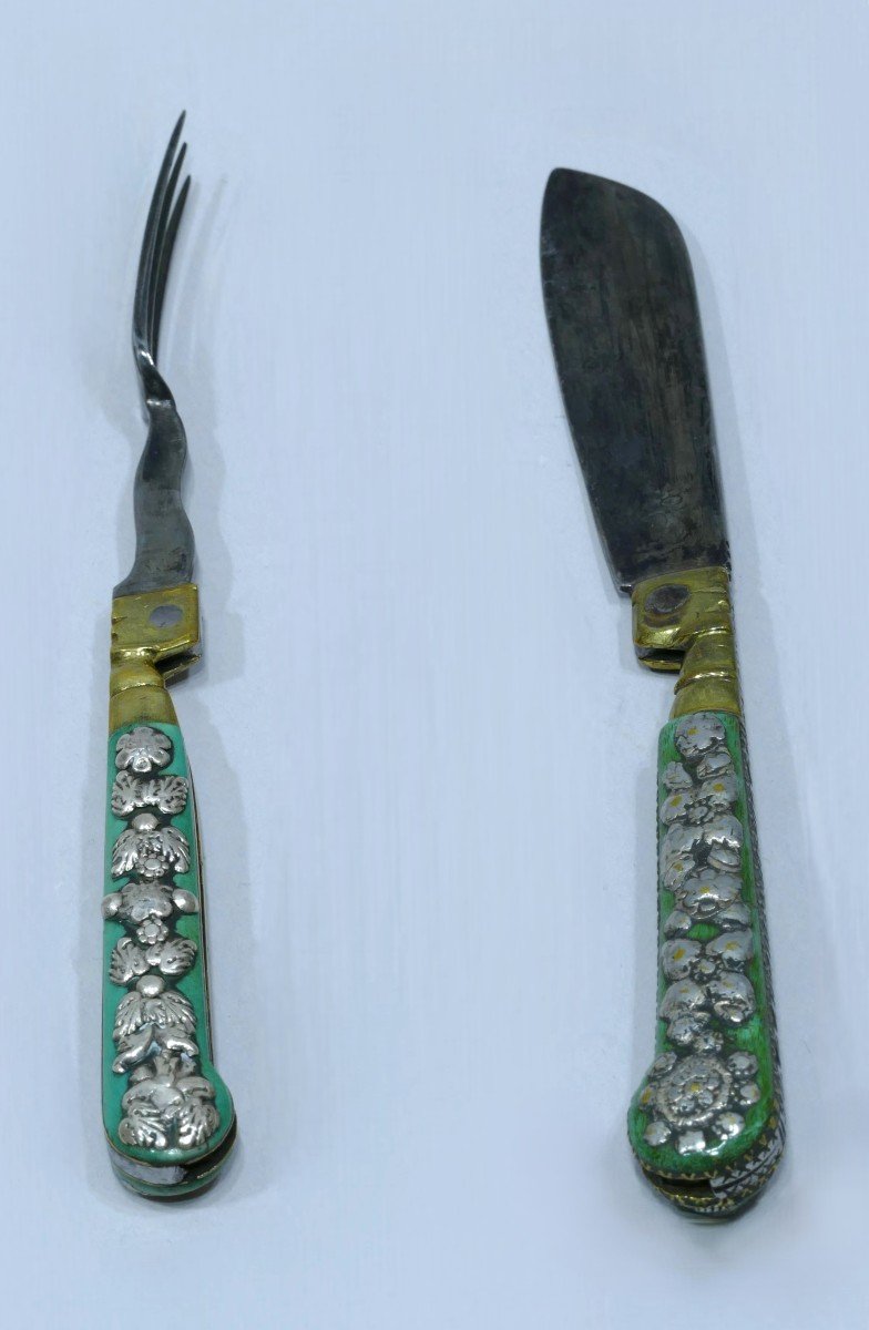 Paire De Couverts Pliants En Os Teinté Datable Du 18ème Siècle-photo-3