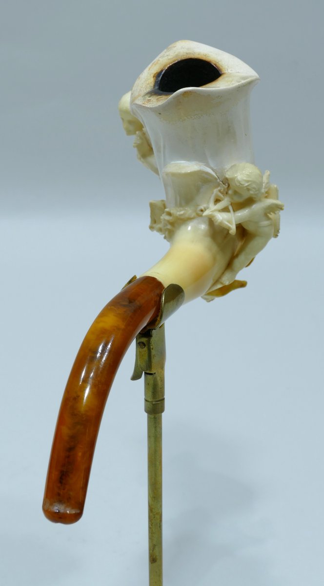 Meerschaum Pipe Representing A Winged Nymph And Eros-photo-1