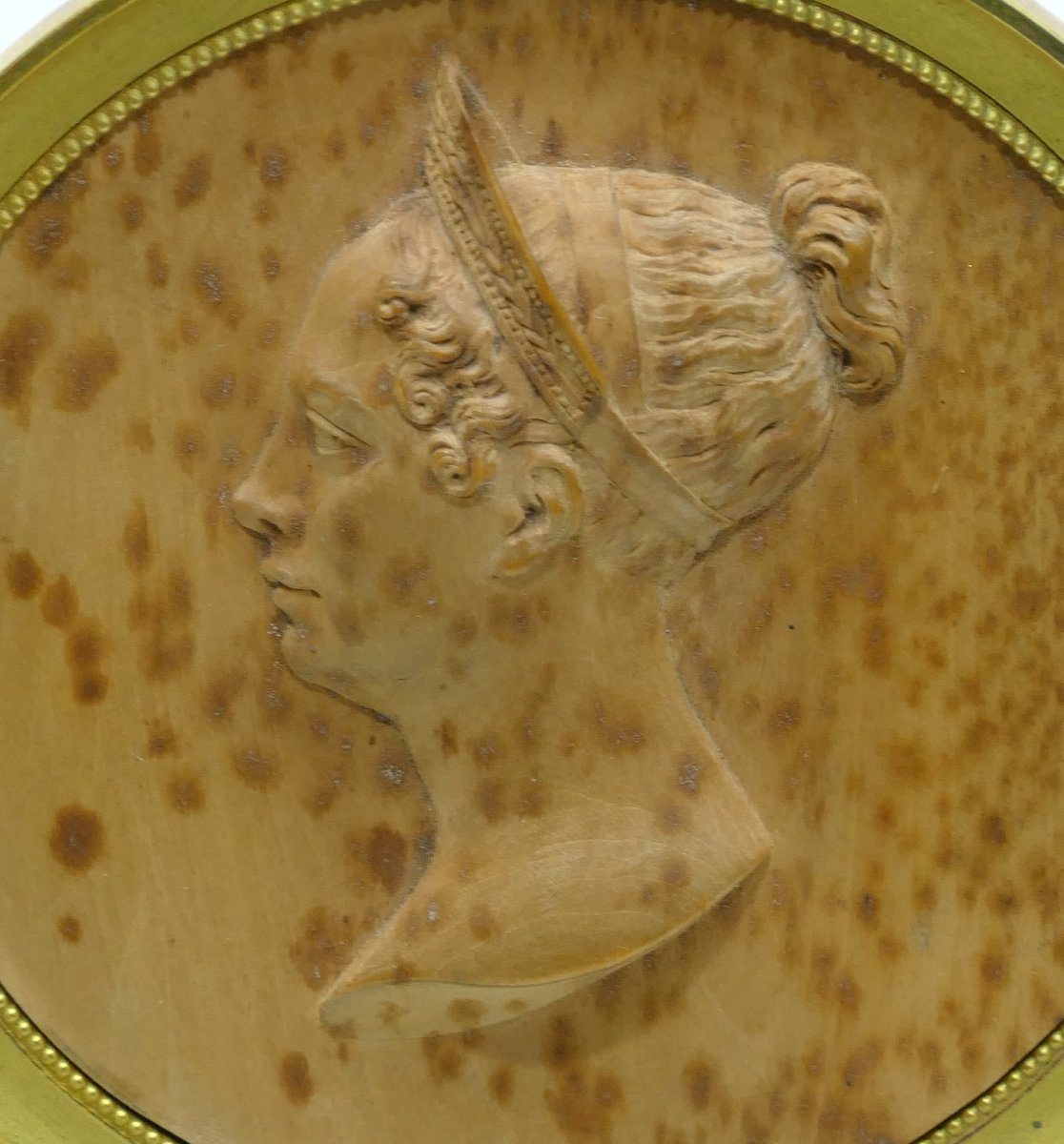 Fruitwood Medallion Representing The Profile Of Marie-louise Of Austria -photo-2