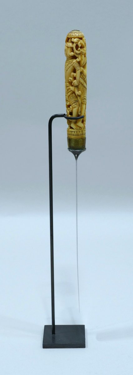Knife With Ivory Handle Depicting The Monkey God Hanuman-photo-2