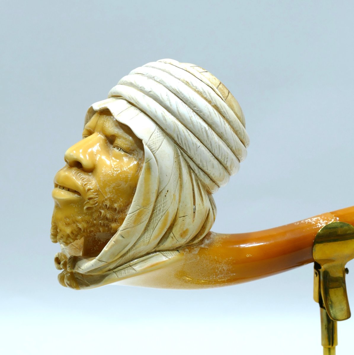 Pipe en écume de mer représentant un touareg ex collection du musée de la Seita-photo-2