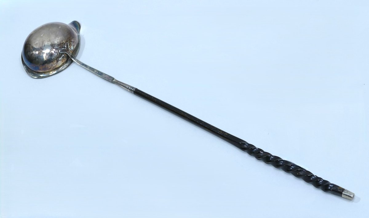 Louche à punch en argent et fanon de baleine datable du 18ème siècle-photo-4