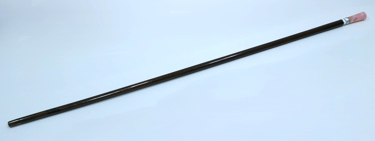 Canne de collection avec pommeau en quartz rose et émail guilloché blanc datable du 19ème-photo-1