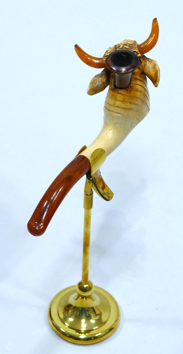 Fume cigarette en écume de mer représentant la tête d’un taureau avec ses cornes en ambre-photo-2