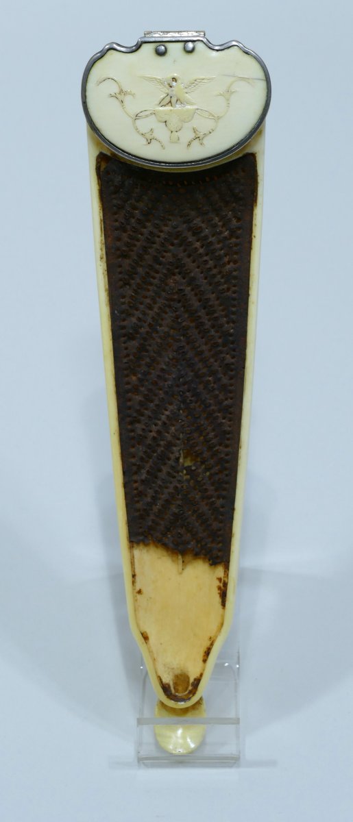 Carved Ivory Tobacco Rasp Representing Jupiter Coming From The Former Alaret Collection-photo-4