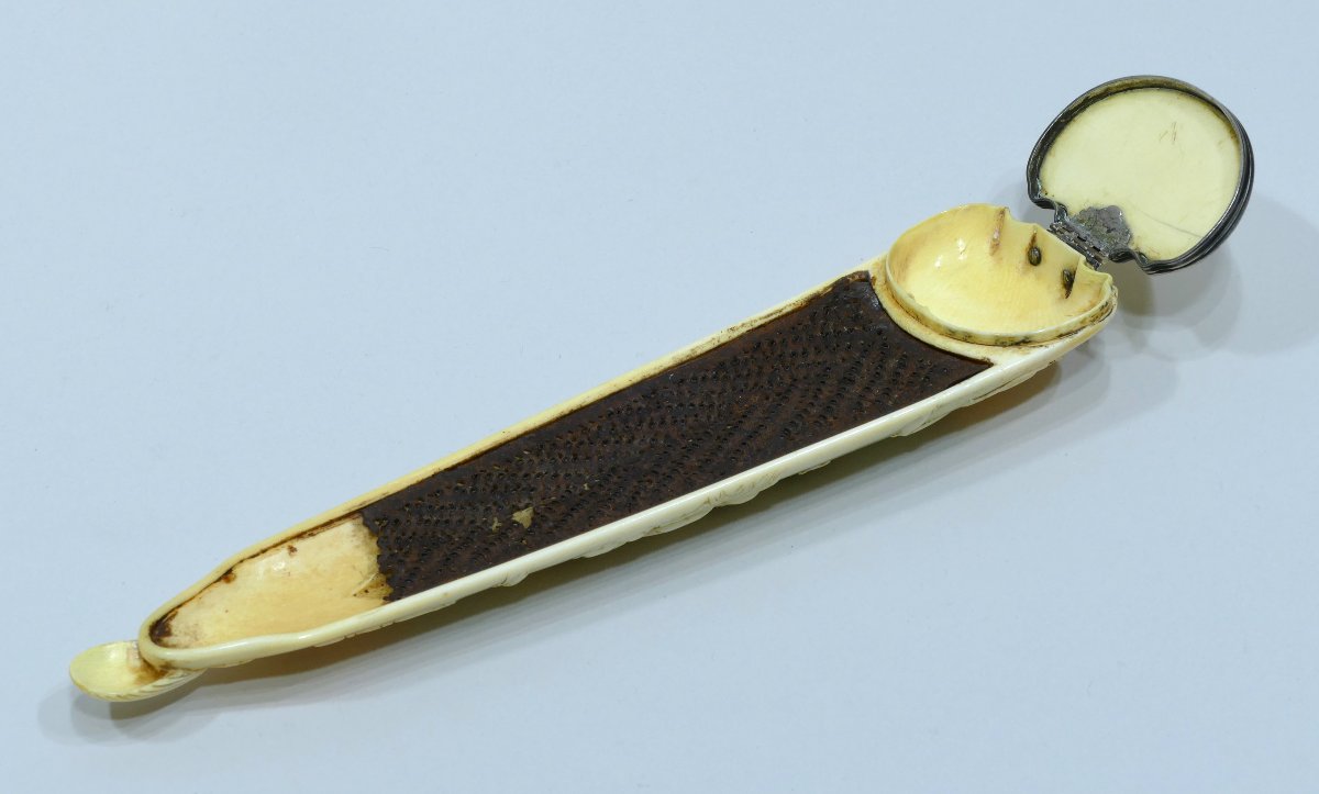 Carved Ivory Tobacco Rasp Representing Jupiter Coming From The Former Alaret Collection-photo-3